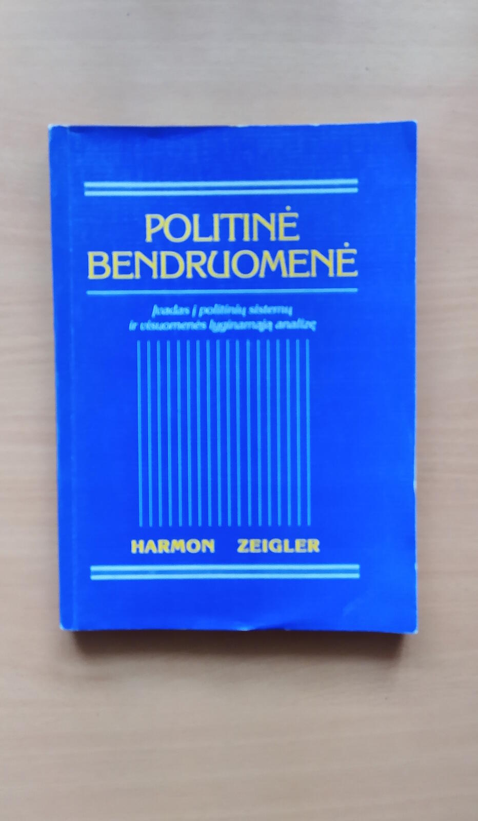 Politinė bendruomenė. Įvadas į politinių sistemų ir visuomenės lyginamąją analizę