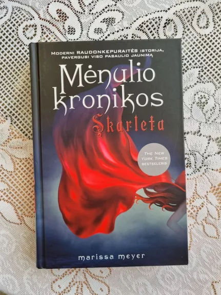 Mėnulio kronikos Skarleta - Marissa Meyer, knyga 1