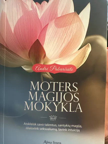 Moters magijos mokykla