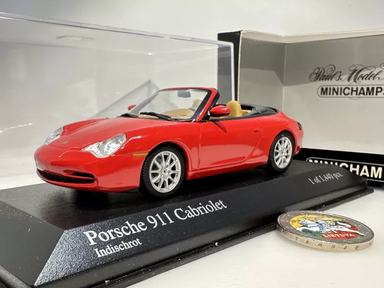 Porsche 911 996 Carrera Cabriolet 2001 1:43 Minichamps