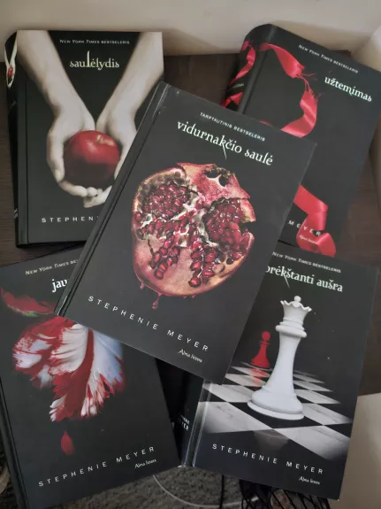 Saulėlydis. Jaunatis. Užtemimas. Brėkštanti aušra. Vidurnakčio saulė - Stephenie Meyer, knyga