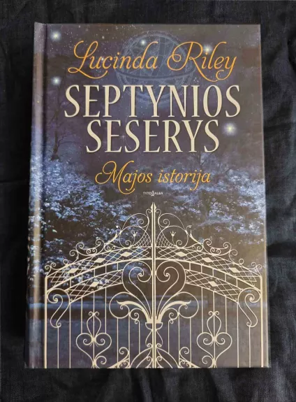 Septynios seserys Majos istorija