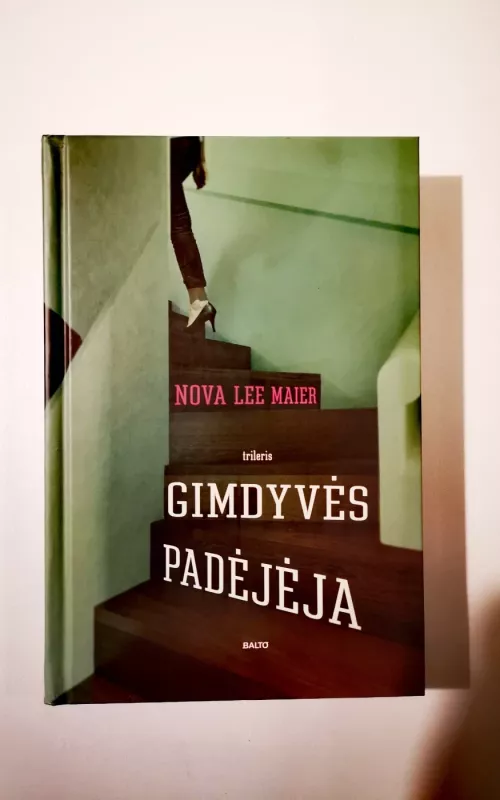 Gimdyvės padėjėja - Nova Lee Maier, knyga 2