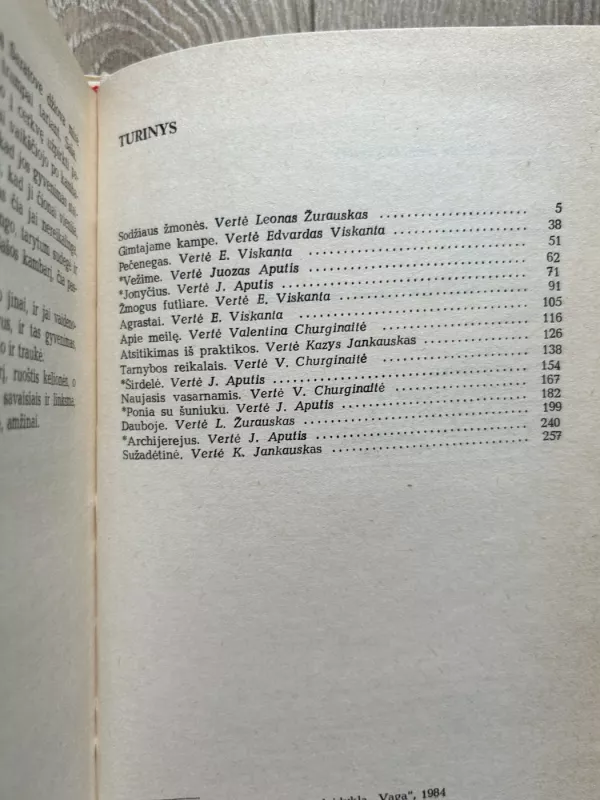 Ponia su šuniuku Žmogus futliare - Antonas Čechovas, knyga 3