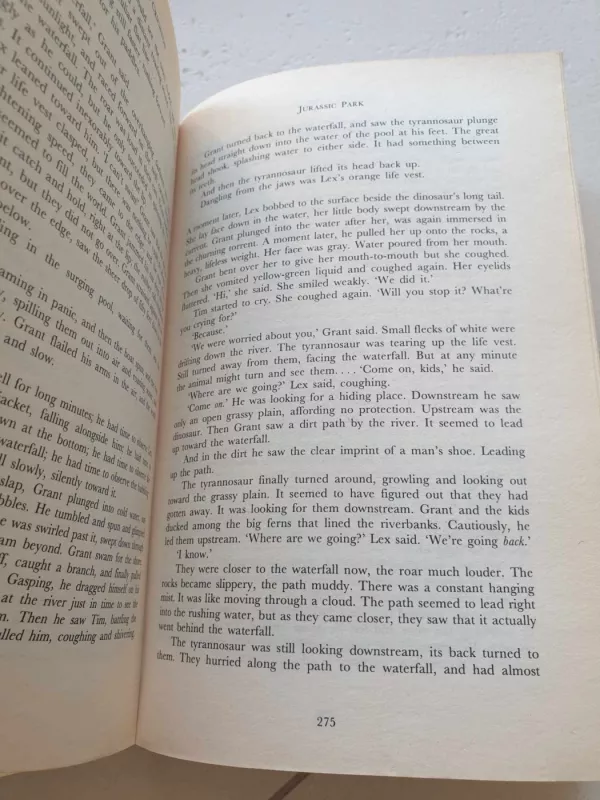 Jurassic Park and Kongo - Michael Crichton, knyga 4