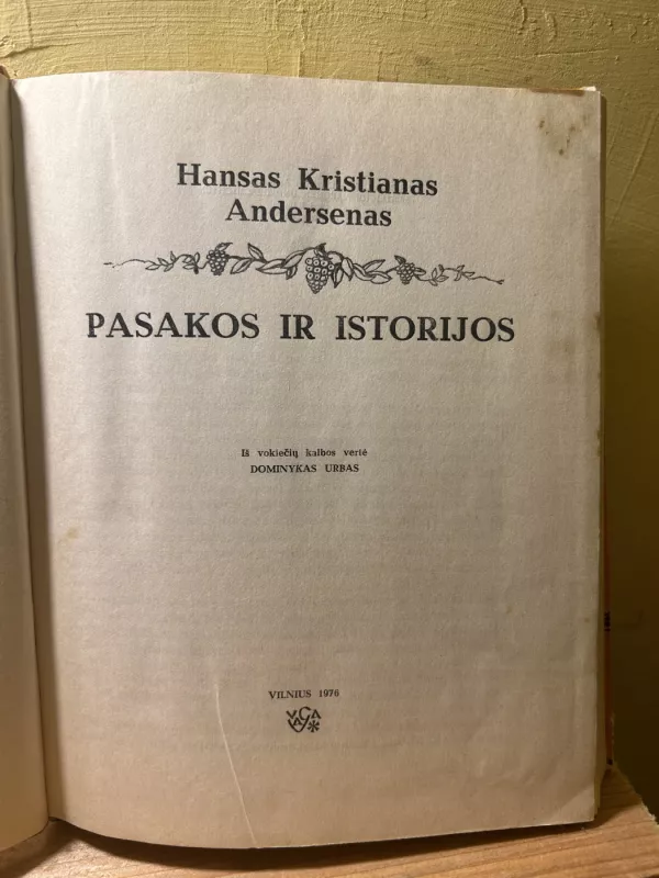 Pasakos ir istorijos - Hansas Kristianas Andersenas, knyga 4