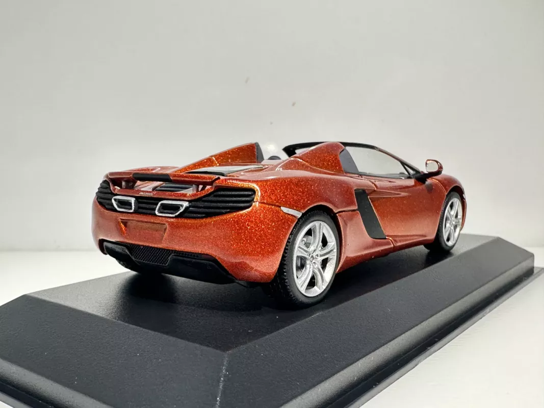 McLaren MP4-12C Spider 1:43 Minichamps - , namai ir interjeras 5