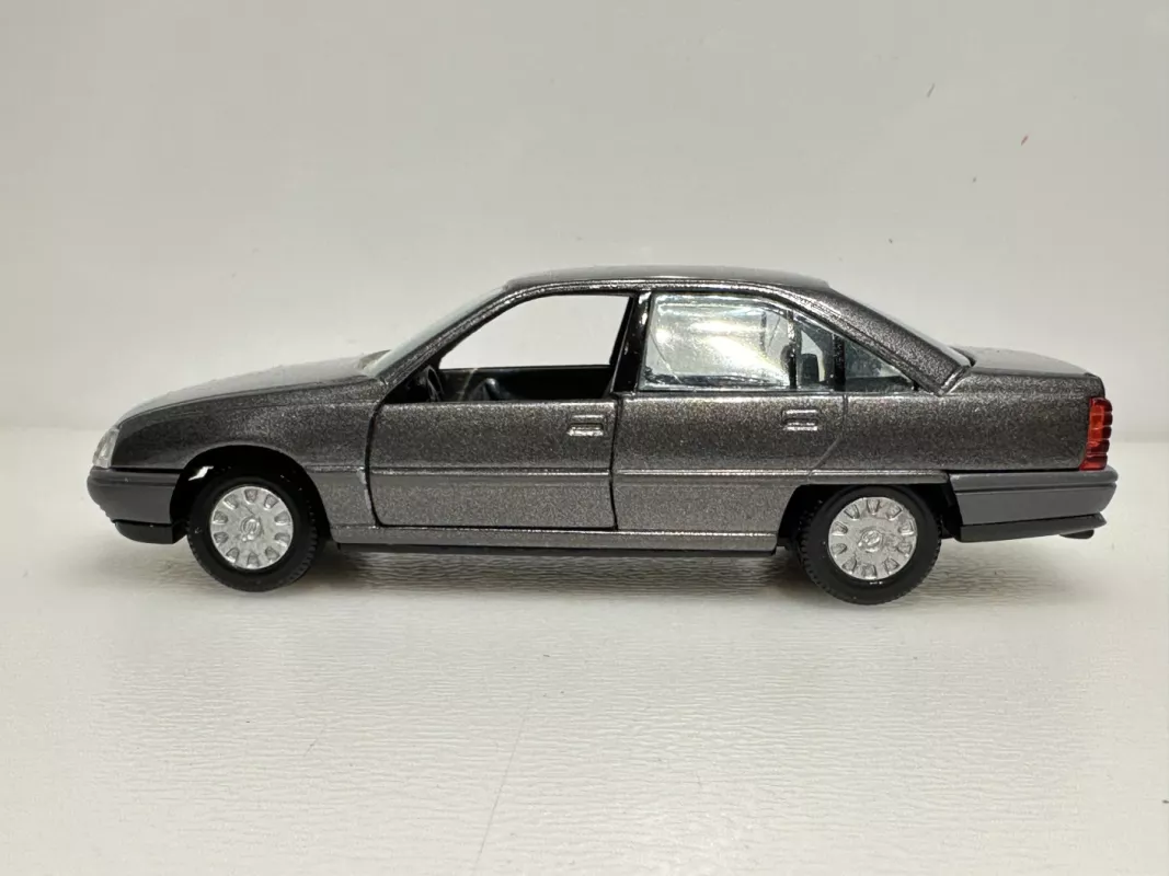 Opel Omega A 1986-1994 1:43 Gama Western Germany - , namai ir interjeras 6