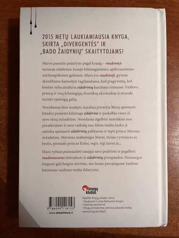 Raudonoji Karalienė - Victoria Aveyard, knyga 3