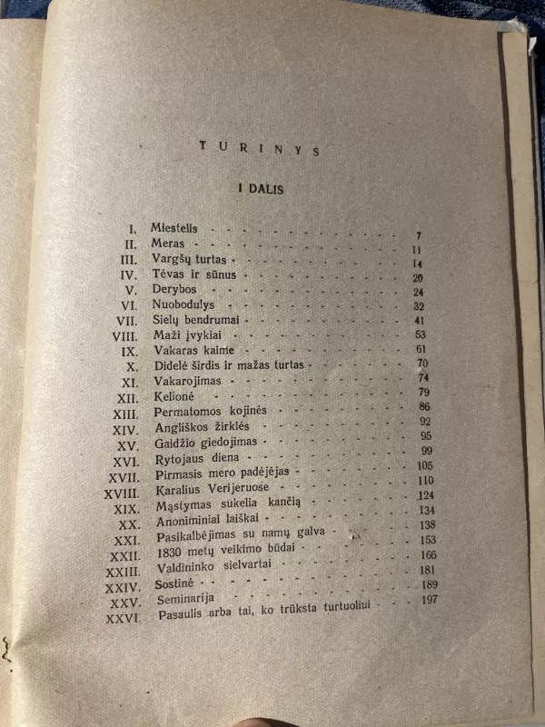 Raudona ir juoda - Autorių Kolektyvas, knyga 4