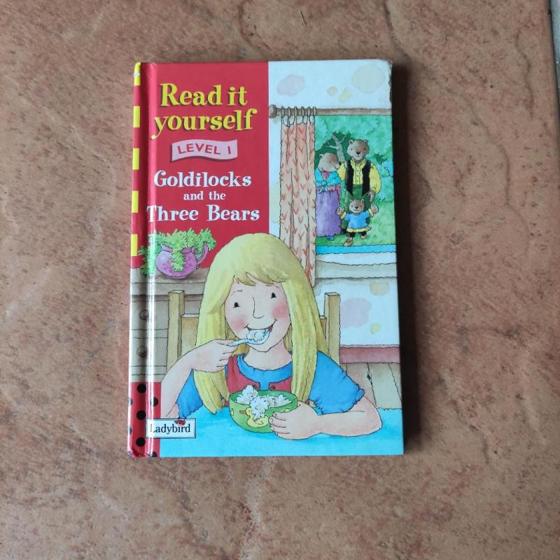 Goldilocks and the Three Bears - illustrated by Moira Maclean, knyga 2