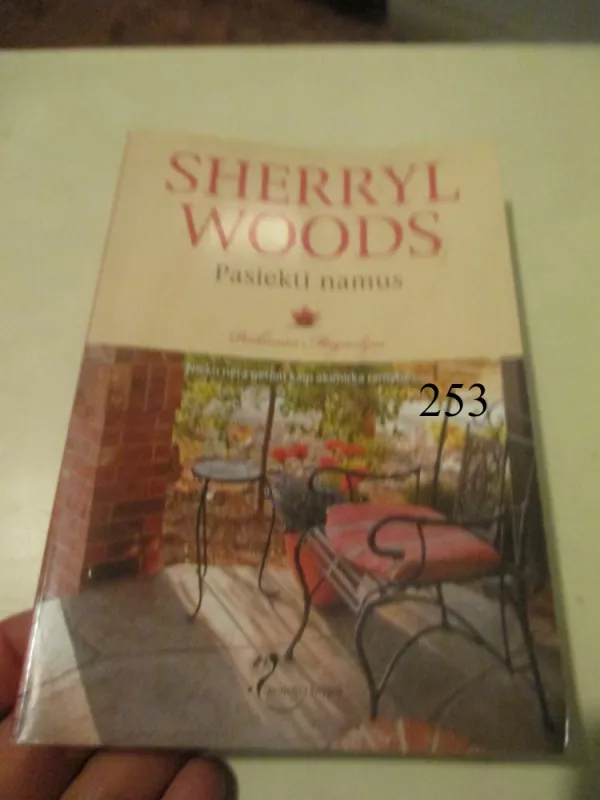 Pasiekti namus - Sherryl Woods, knyga 2