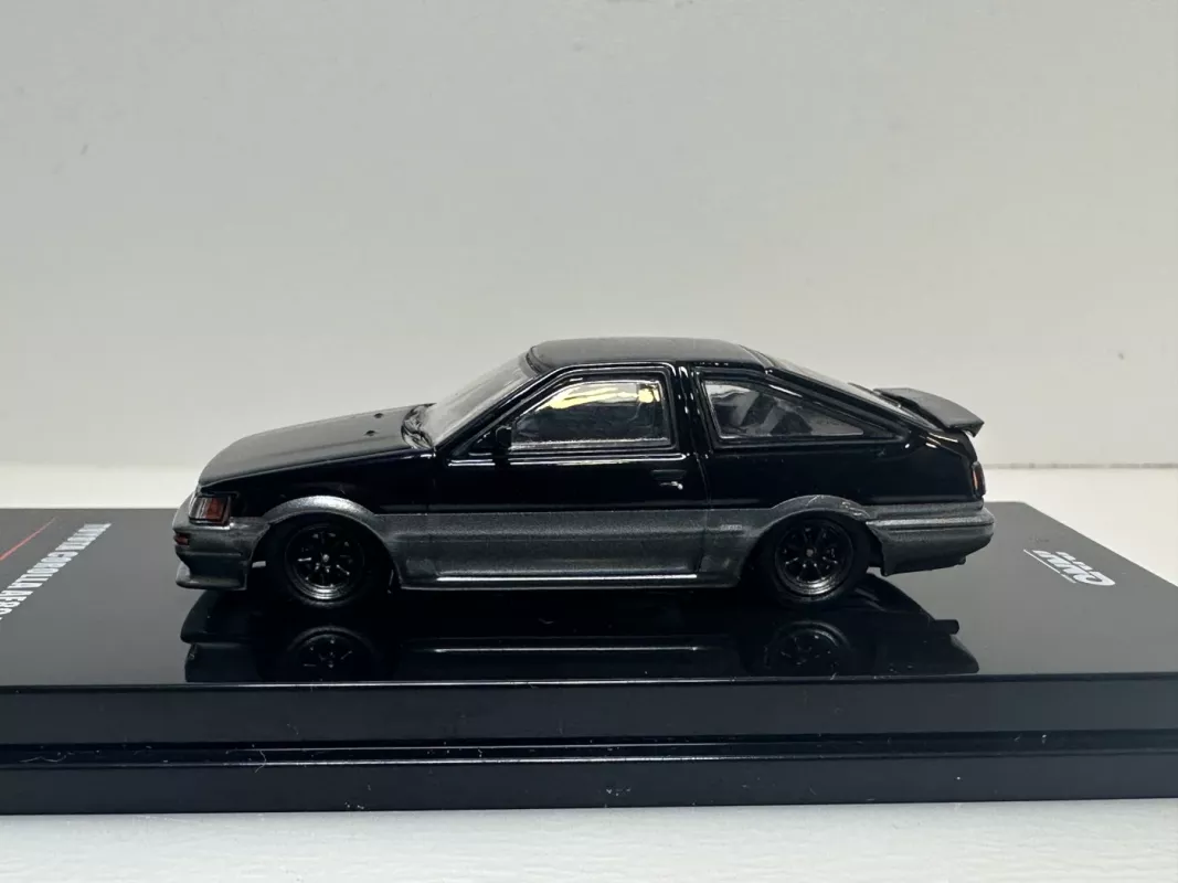 Toyota Corolla Levin AE86 1:64 Inno64 - , namai ir interjeras 5