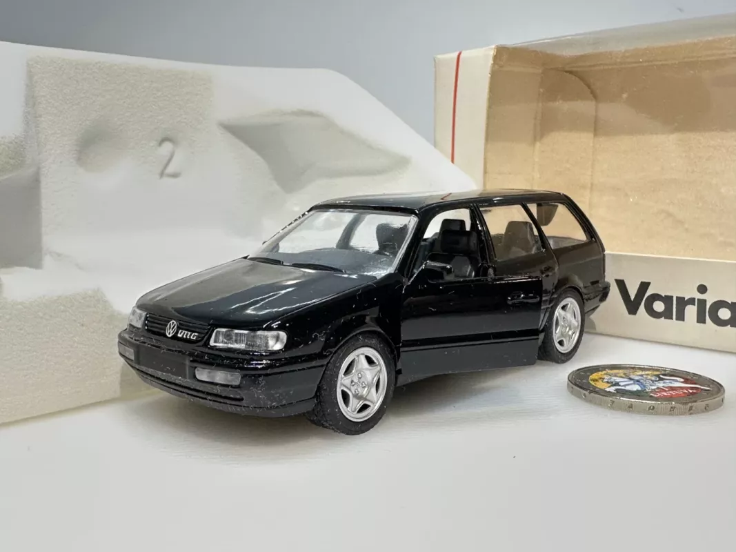 Volkswagen Passat VR6 Variant 1:43 Schabak - , namai ir interjeras 2