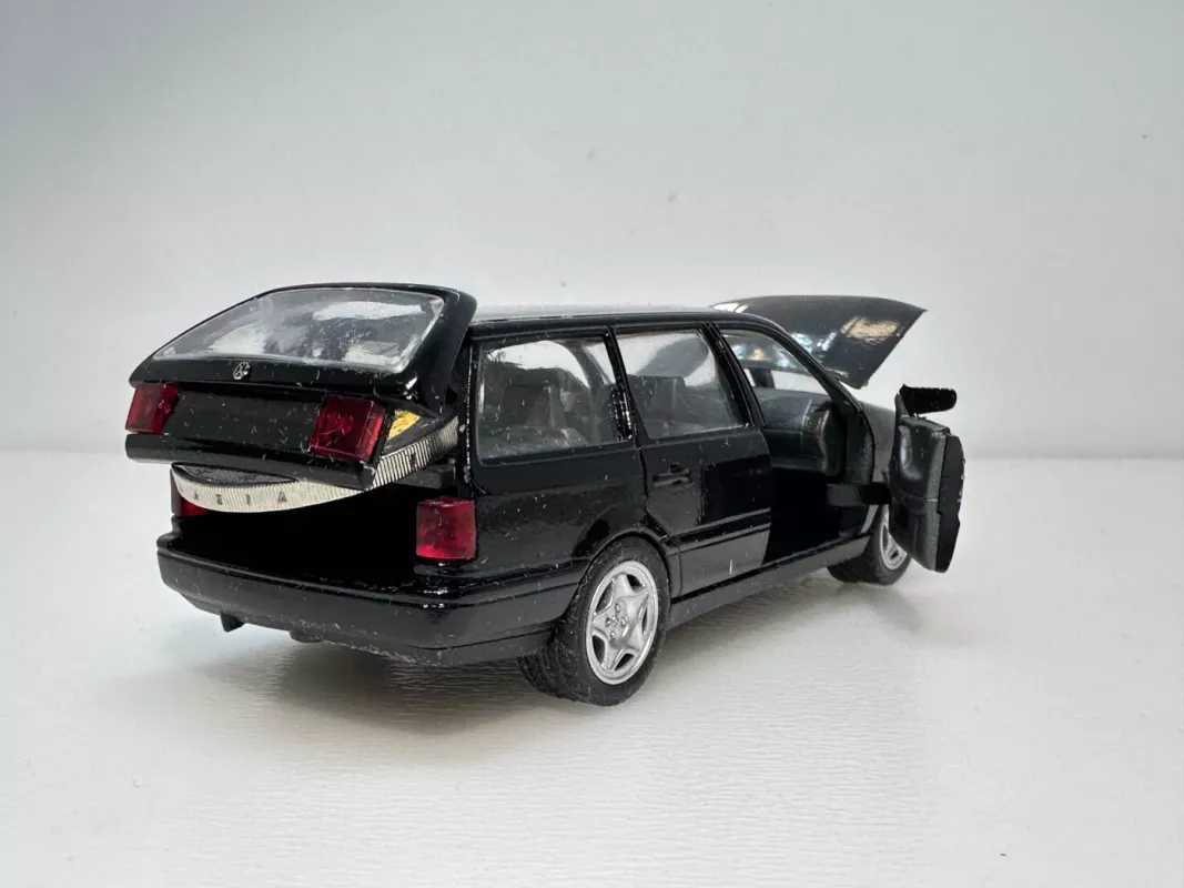 Volkswagen Passat VR6 Variant 1:43 Schabak - , namai ir interjeras 5