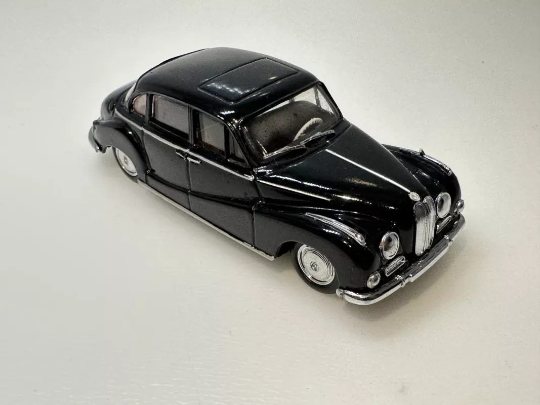 BMW 502 juodas 1:43 Schuco [defekt.] - , namai ir interjeras 6